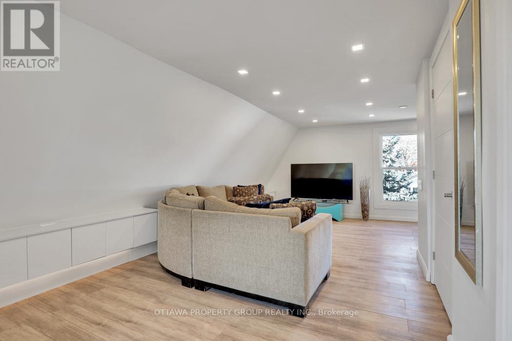 C - 149 Concord Street W, Ottawa, Ontario  K1S 0Z3 - Photo 5 - X12496832