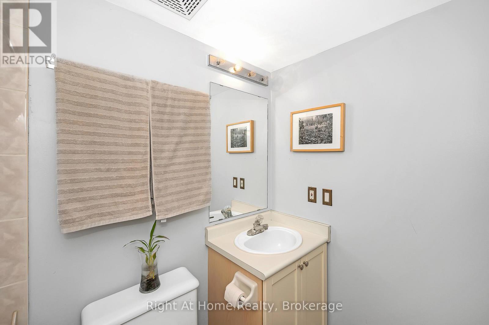 706 - 1701 Lampman Avenue, Burlington (Uptown), Ontario  L7L 6R7 - Photo 20 - W12496784