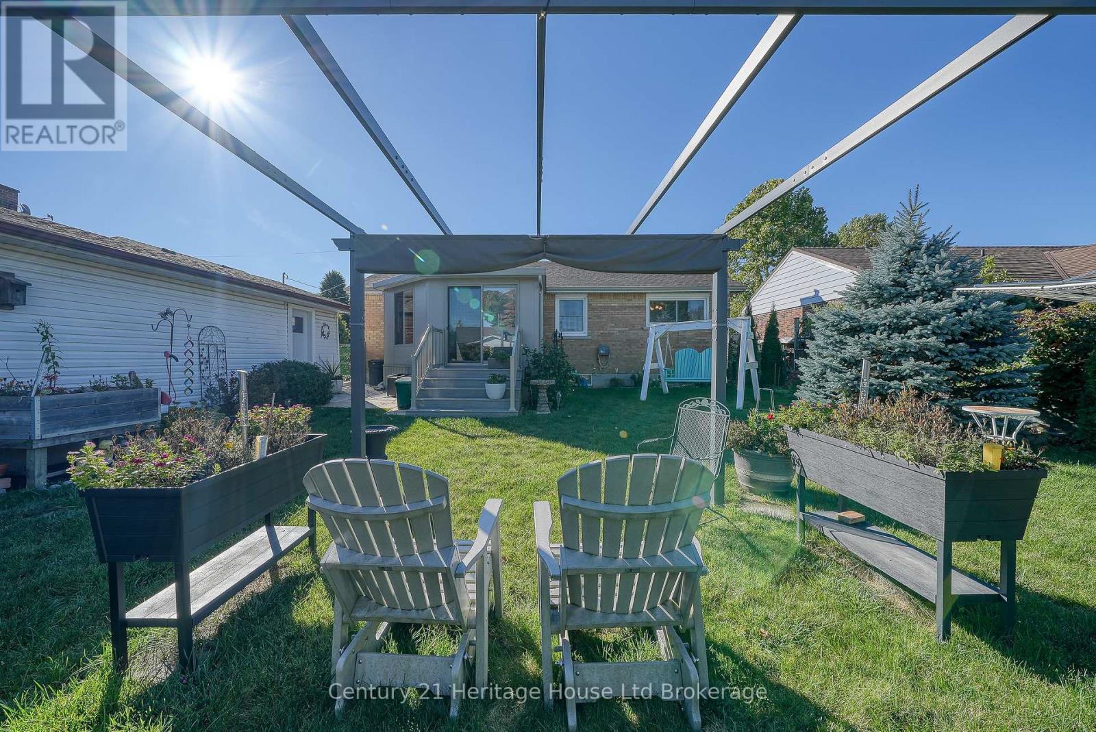 1061 Elora Road, Woodstock (Woodstock - North), Ontario  N4S 5L9 - Photo 10 - X12496834