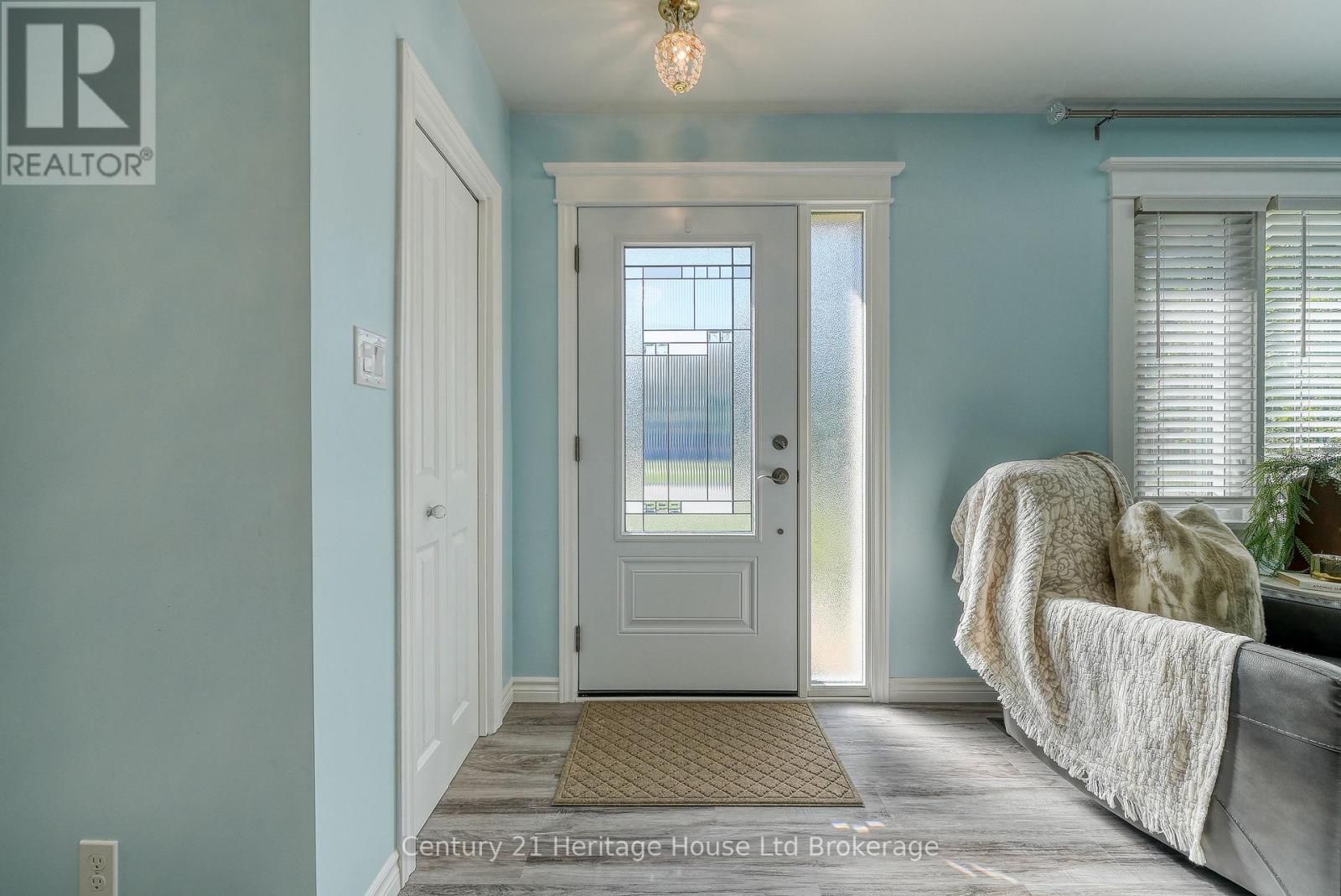 1061 Elora Road, Woodstock (Woodstock - North), Ontario  N4S 5L9 - Photo 15 - X12496834