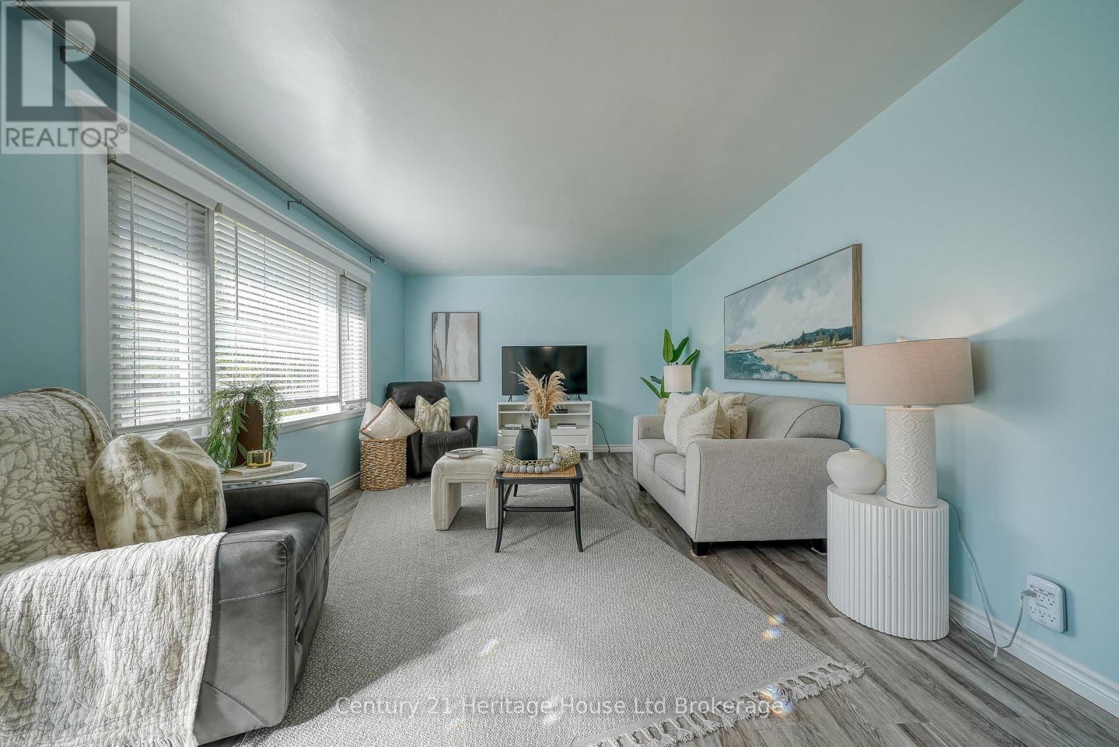 1061 Elora Road, Woodstock (Woodstock - North), Ontario  N4S 5L9 - Photo 16 - X12496834