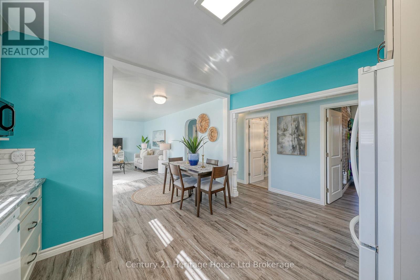 1061 Elora Road, Woodstock (Woodstock - North), Ontario  N4S 5L9 - Photo 26 - X12496834