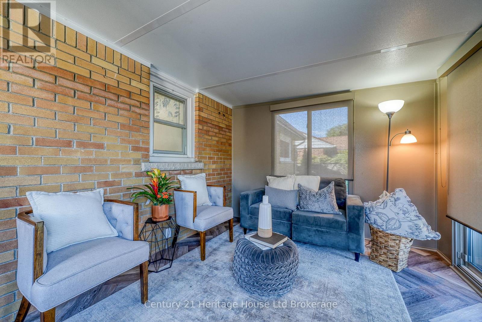 1061 Elora Road, Woodstock (Woodstock - North), Ontario  N4S 5L9 - Photo 36 - X12496834