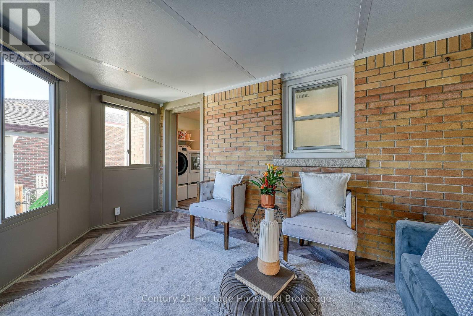 1061 Elora Road, Woodstock (Woodstock - North), Ontario  N4S 5L9 - Photo 37 - X12496834