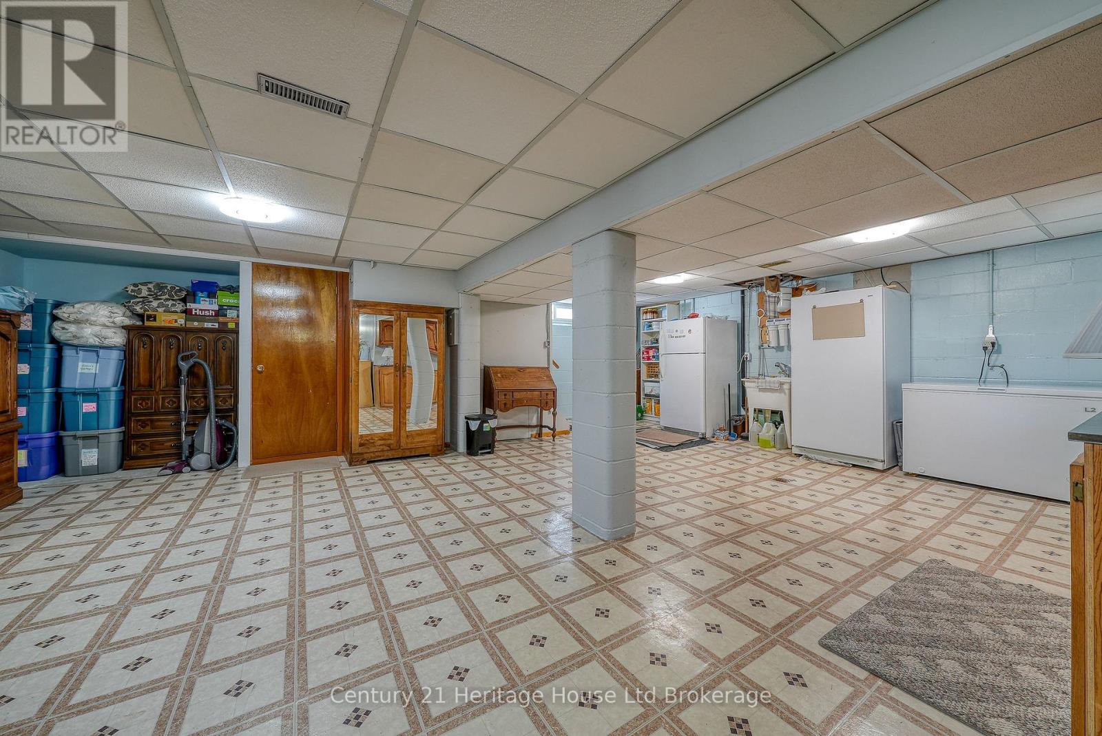 1061 Elora Road, Woodstock (Woodstock - North), Ontario  N4S 5L9 - Photo 41 - X12496834