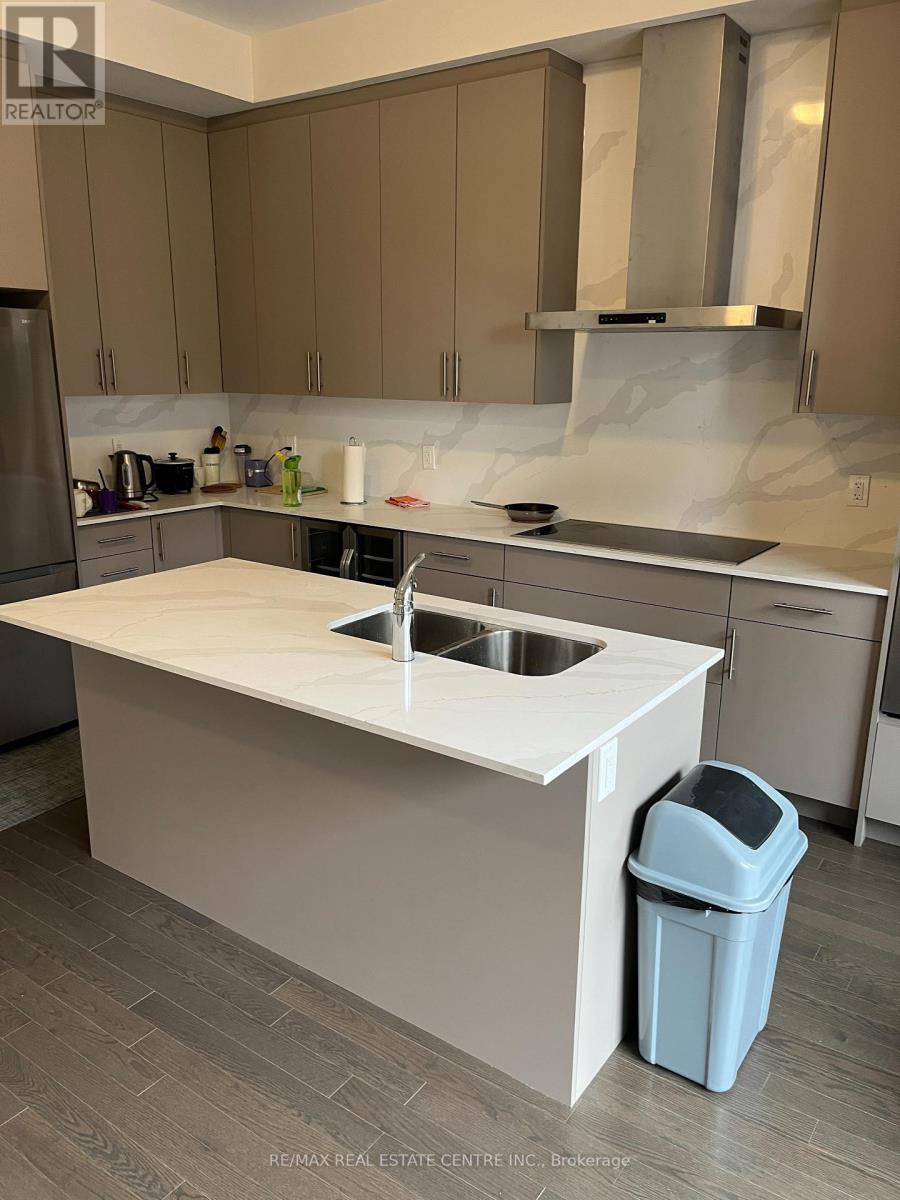 3112 Meadowridge Drive, Oakville, Ontario  L6H 7Z1 - Photo 13 - W12496492