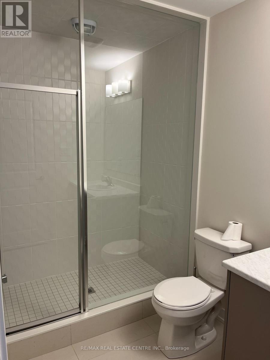 3112 Meadowridge Drive, Oakville, Ontario  L6H 7Z1 - Photo 4 - W12496492