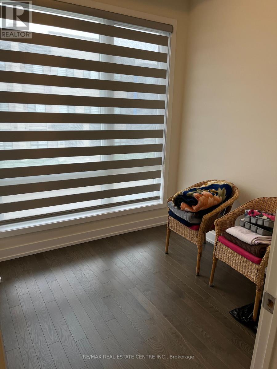 3112 Meadowridge Drive, Oakville, Ontario  L6H 7Z1 - Photo 11 - W12496492