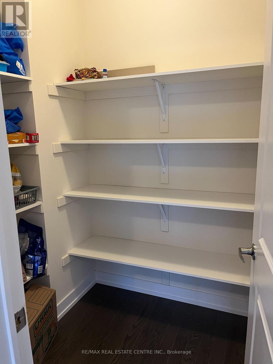 3112 Meadowridge Drive, Oakville, Ontario  L6H 7Z1 - Photo 17 - W12496492