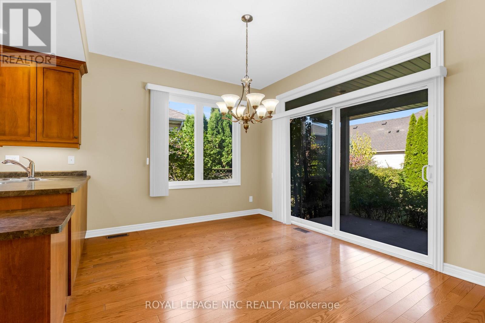 157 Loretta Drive, Niagara-On-The-Lake, Ontario  L0S 1T0 - Photo 12 - X12496678