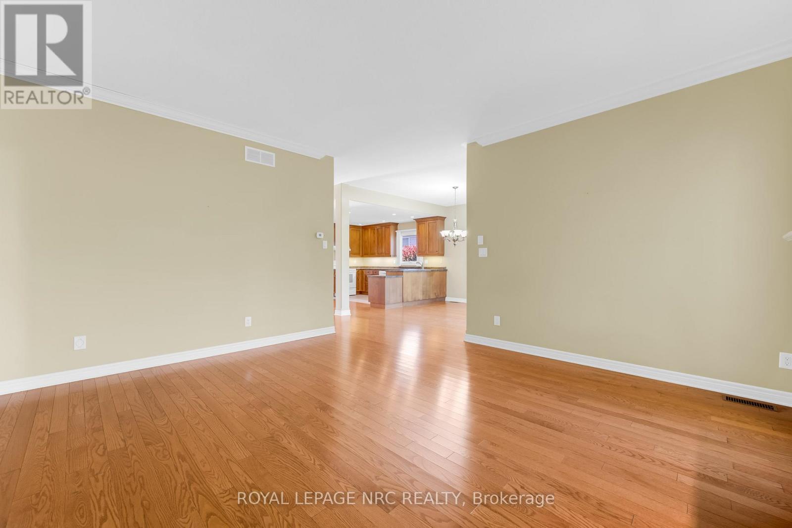 157 Loretta Drive, Niagara-On-The-Lake, Ontario  L0S 1T0 - Photo 16 - X12496678