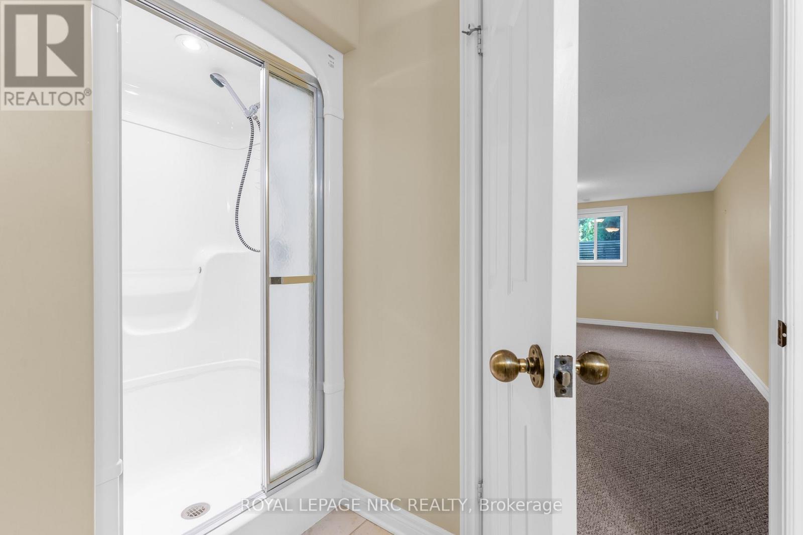 157 Loretta Drive, Niagara-On-The-Lake, Ontario  L0S 1T0 - Photo 33 - X12496678