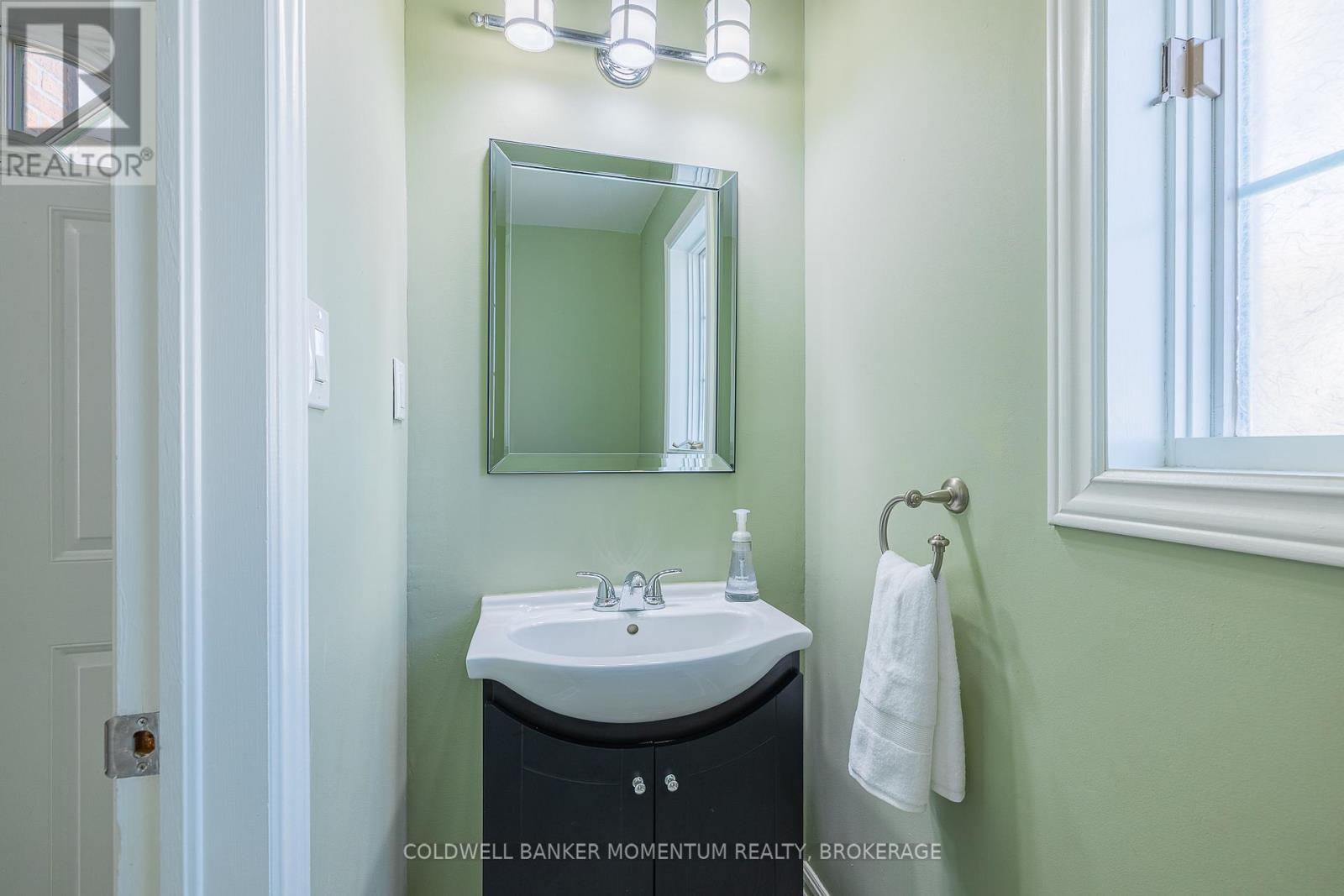 17 - 275 Pelham Road, St. Catharines, Ontario  L2S 3B9 - Photo 4 - X12496704