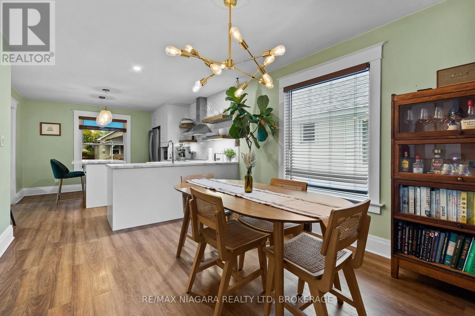 11 Linwood Street, St. Catharines, Ontario  L2R 1H2 - Photo 10 - X12496716