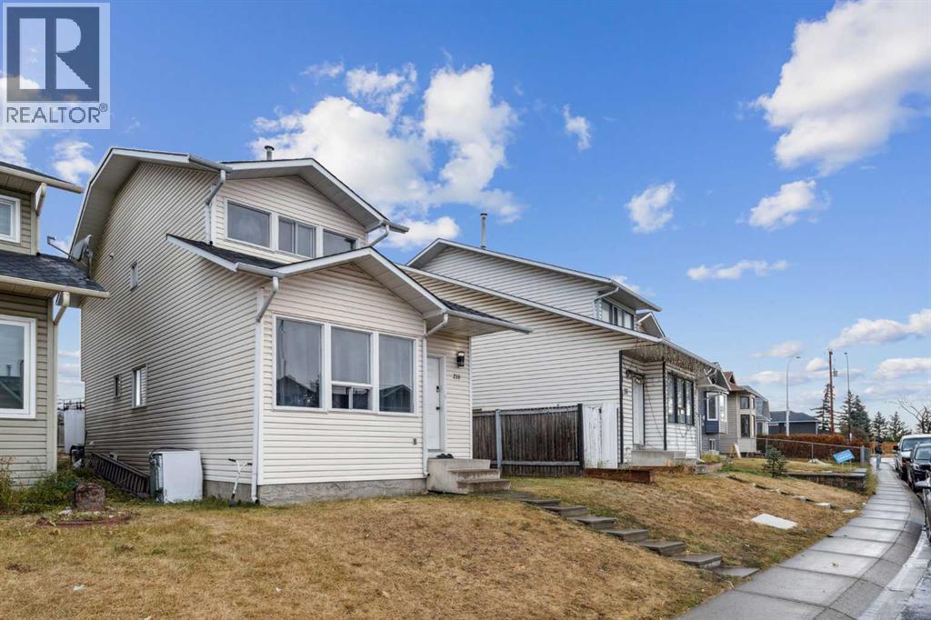 218 Falmere Way Ne, Calgary, Alberta  T3J 2X9 - Photo 2 - A2264078