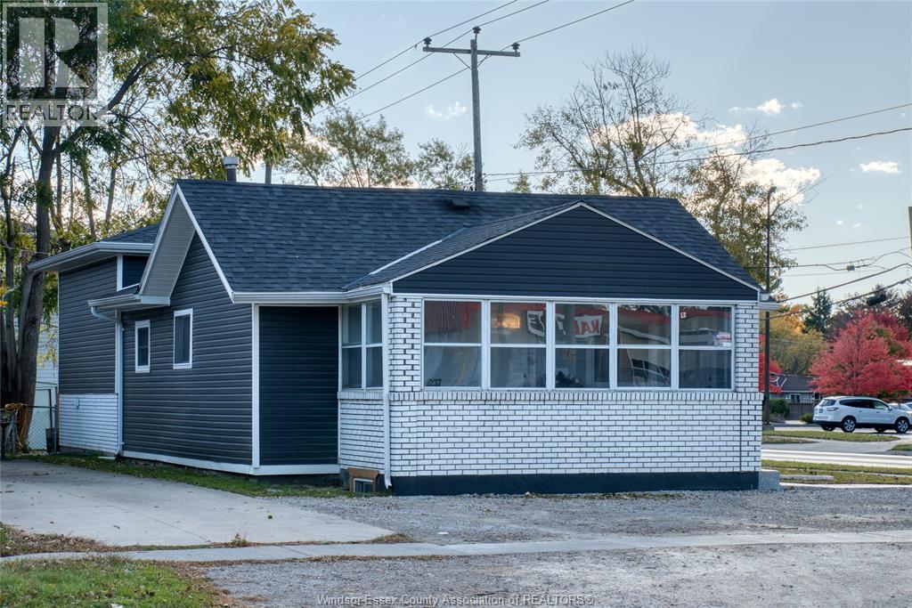 112 Wigle, Leamington, Ontario  N8H 2T2 - Photo 2 - 25027706