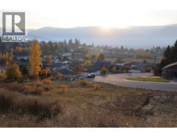 1102 12th Avenue, creston, British Columbia