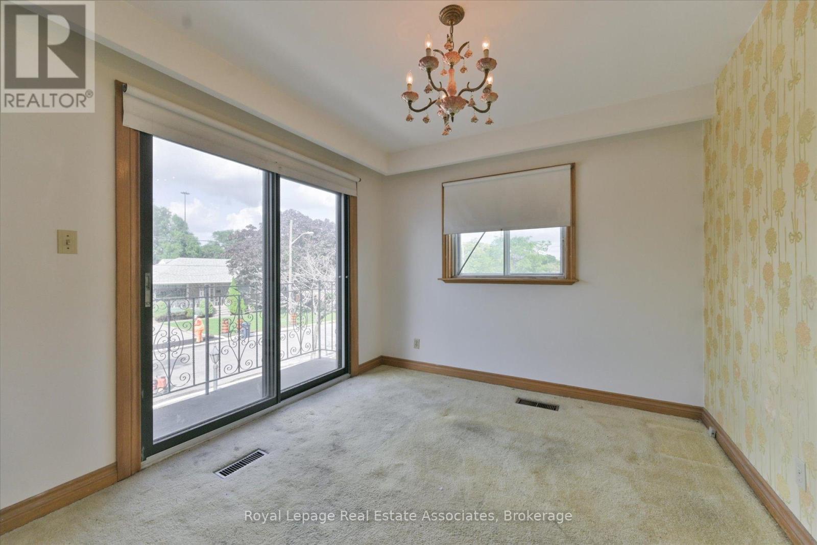 135 Jay Street, Toronto, Ontario  M6L 2M3 - Photo 24 - W12496516