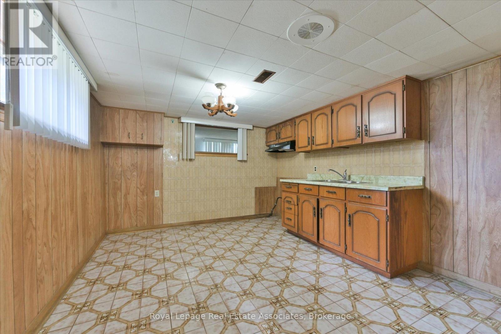 135 Jay Street, Toronto, Ontario  M6L 2M3 - Photo 31 - W12496516