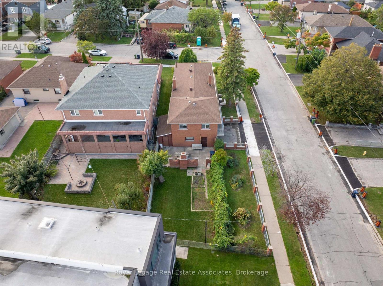 135 Jay Street, Toronto, Ontario  M6L 2M3 - Photo 7 - W12496516