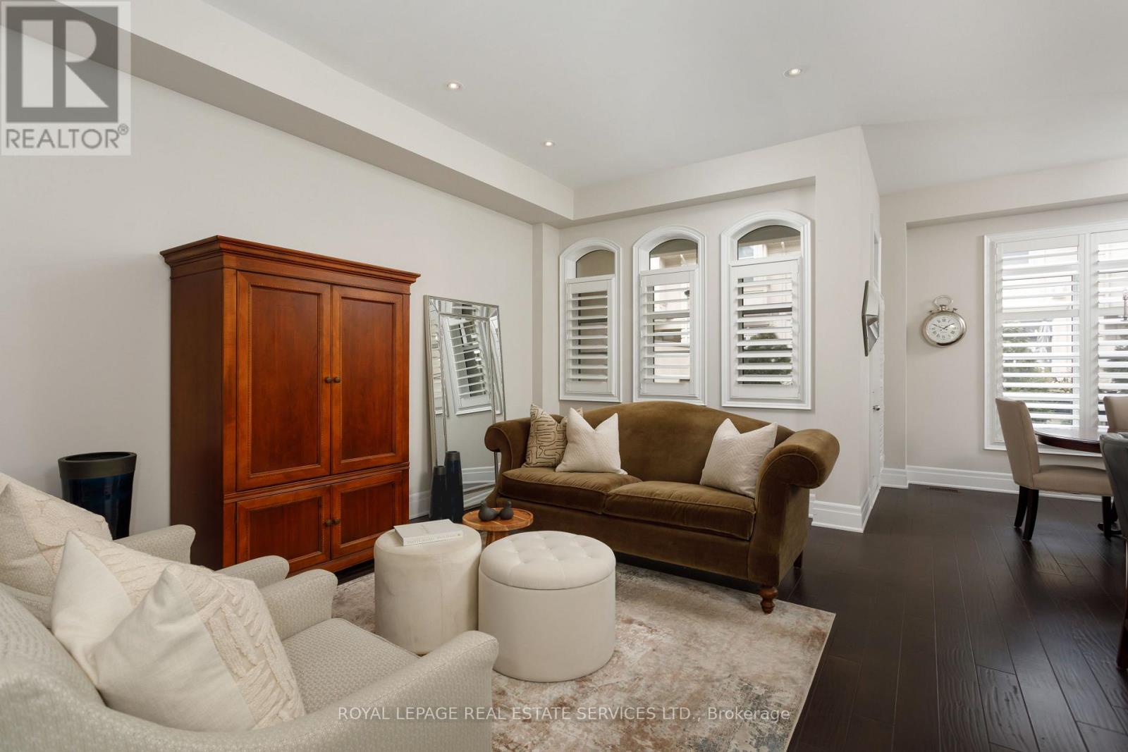 251 Hanover Street, Oakville, Ontario  L6K 0H3 - Photo 13 - W12496554