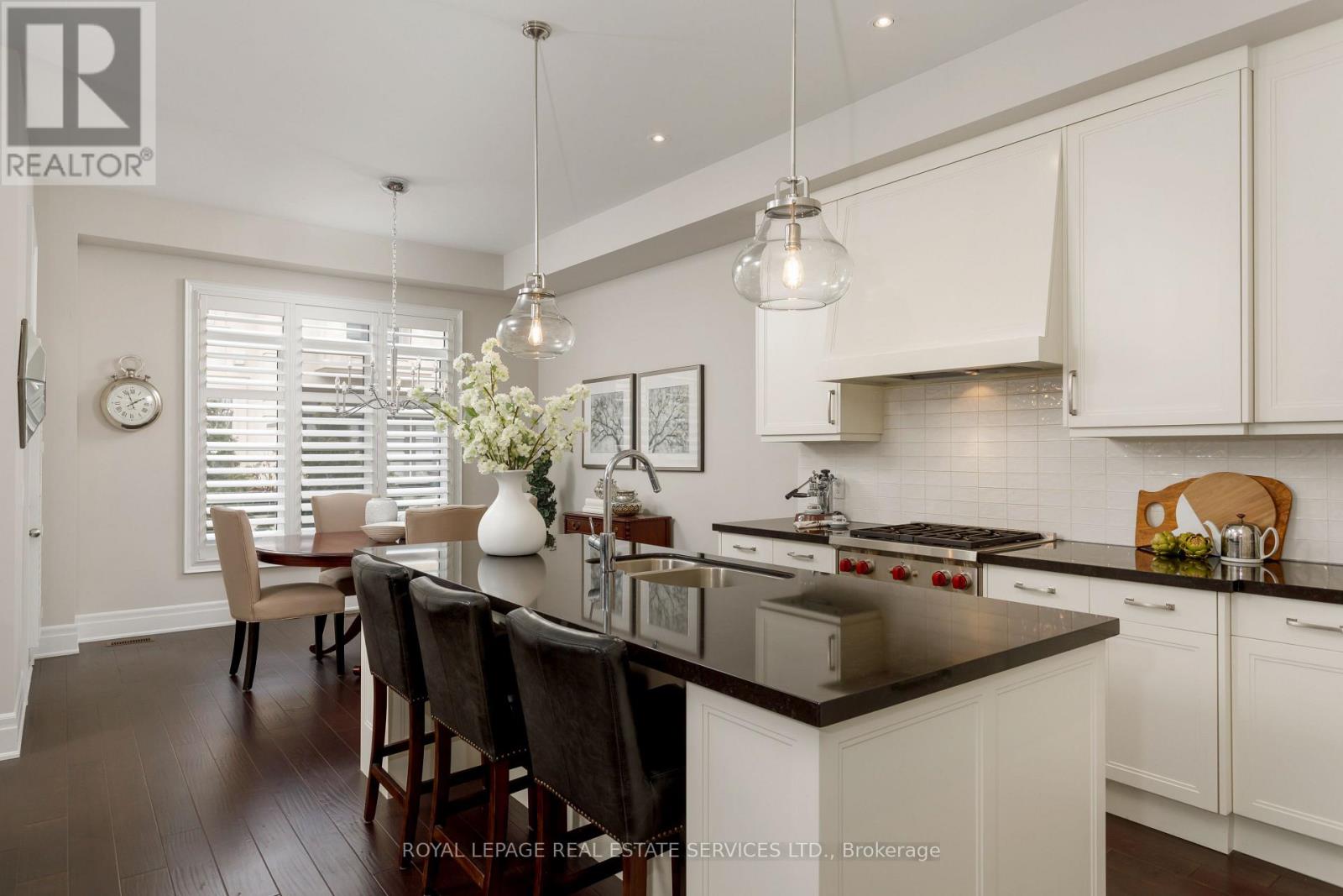 251 Hanover Street, Oakville, Ontario  L6K 0H3 - Photo 16 - W12496554