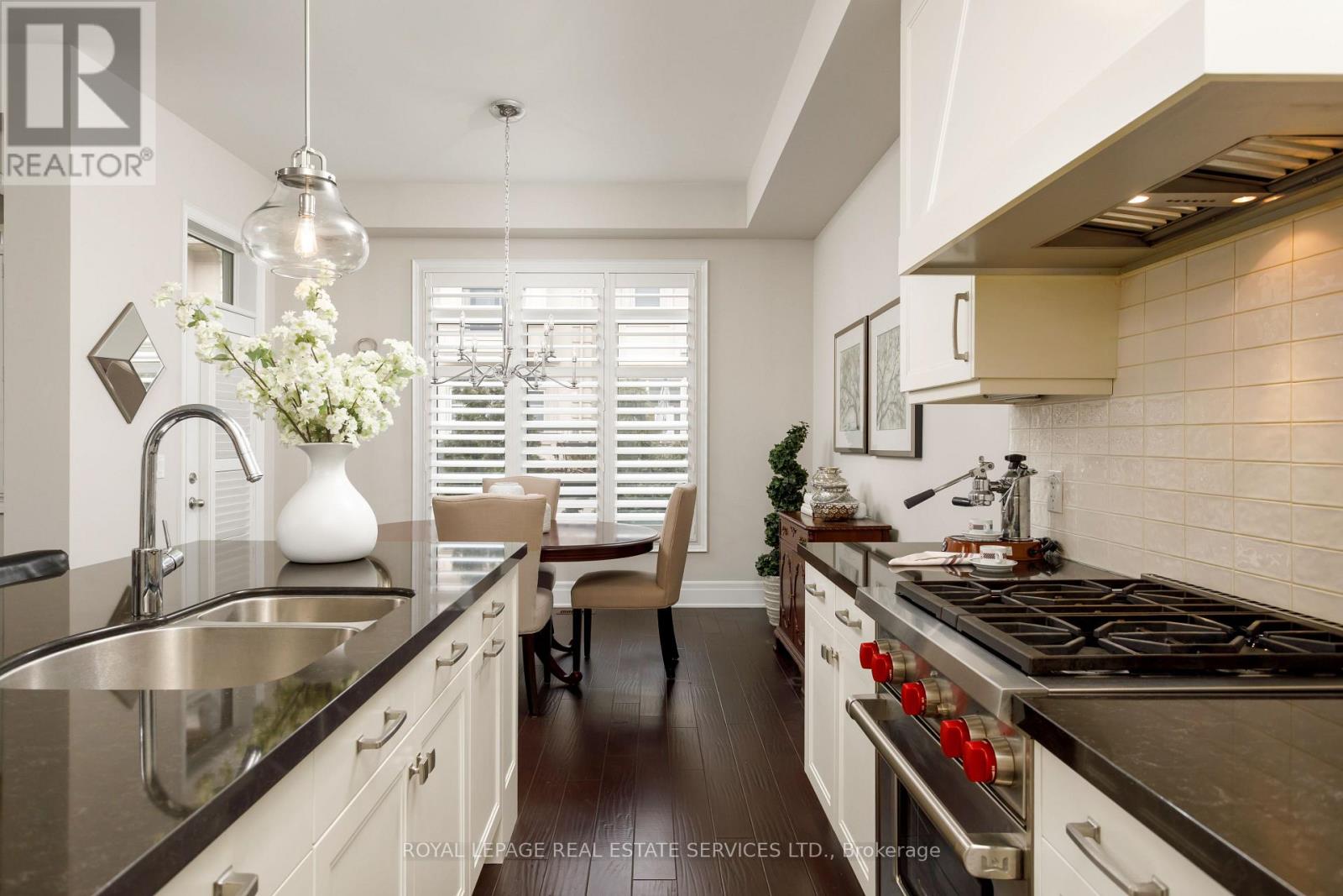 251 Hanover Street, Oakville, Ontario  L6K 0H3 - Photo 18 - W12496554