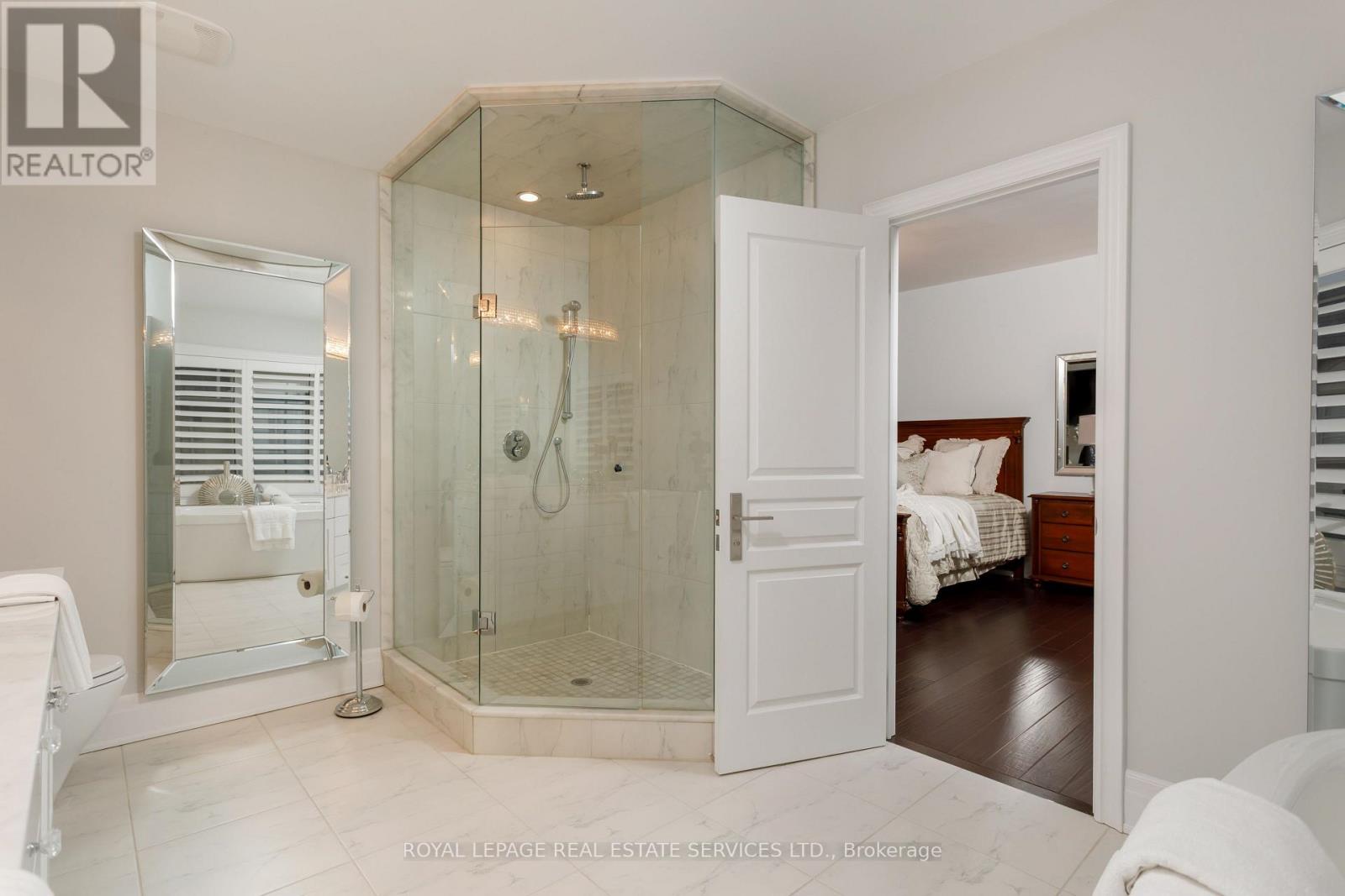 251 Hanover Street, Oakville, Ontario  L6K 0H3 - Photo 27 - W12496554