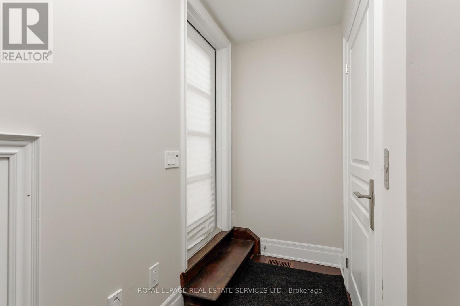 251 Hanover Street, Oakville, Ontario  L6K 0H3 - Photo 35 - W12496554