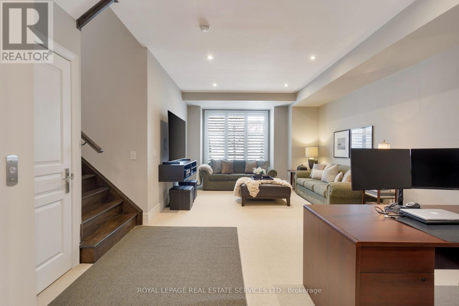 251 Hanover Street, Oakville, Ontario  L6K 0H3 - Photo 36 - W12496554