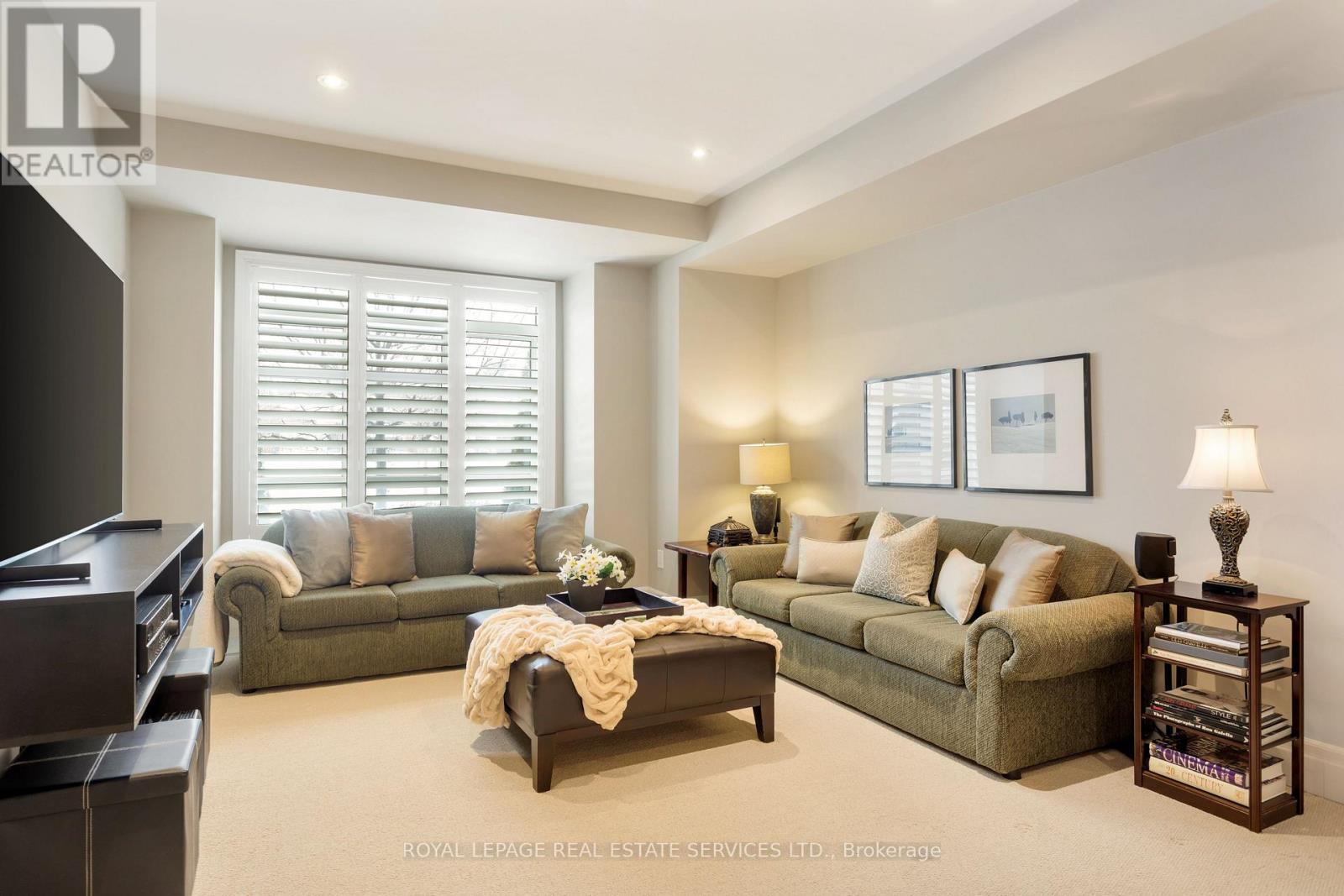 251 Hanover Street, Oakville, Ontario  L6K 0H3 - Photo 37 - W12496554