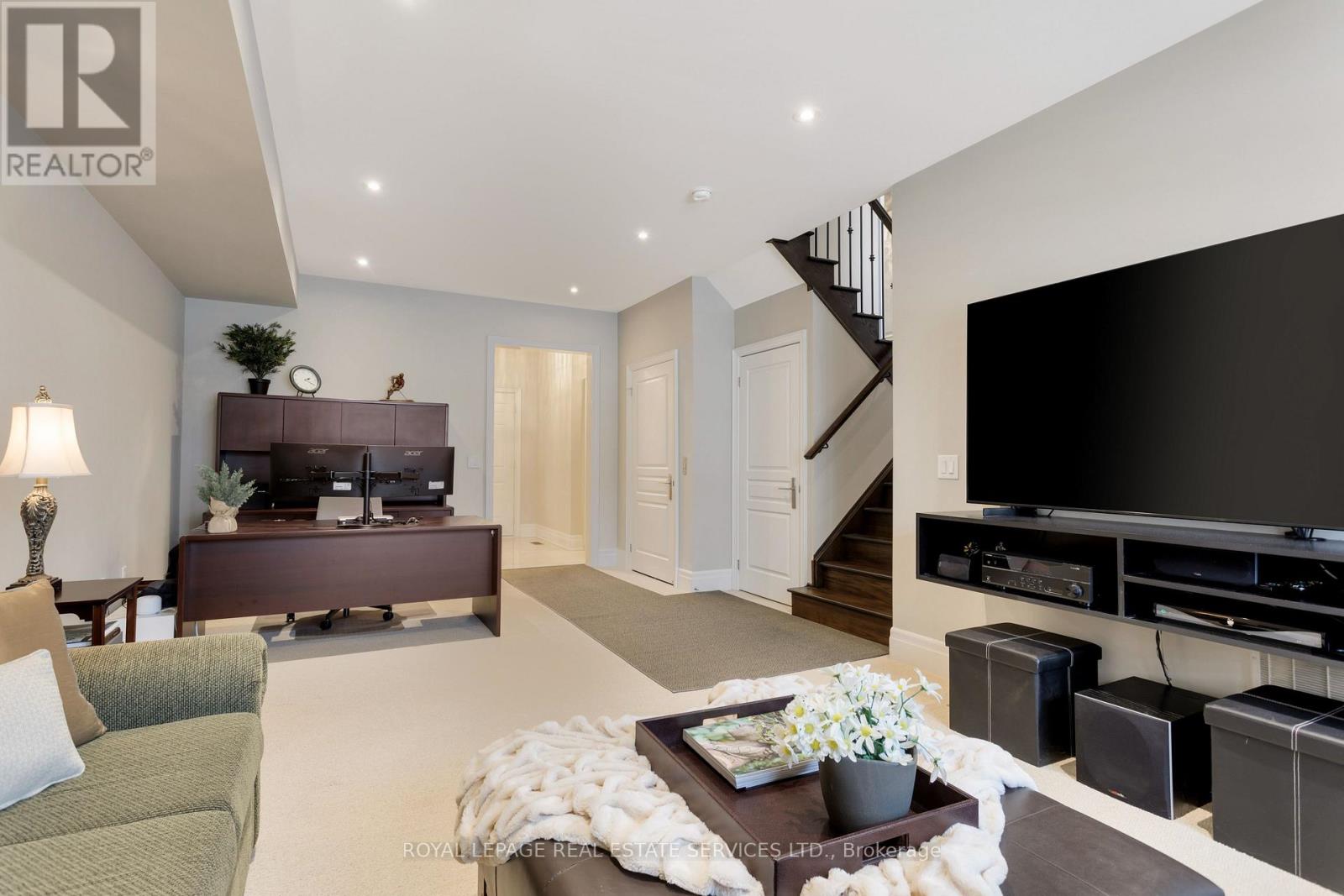 251 Hanover Street, Oakville, Ontario  L6K 0H3 - Photo 38 - W12496554