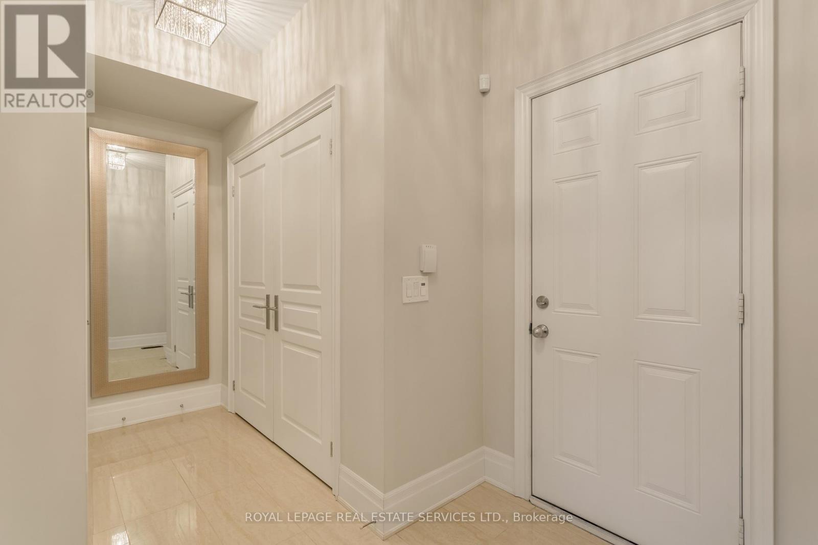 251 Hanover Street, Oakville, Ontario  L6K 0H3 - Photo 40 - W12496554