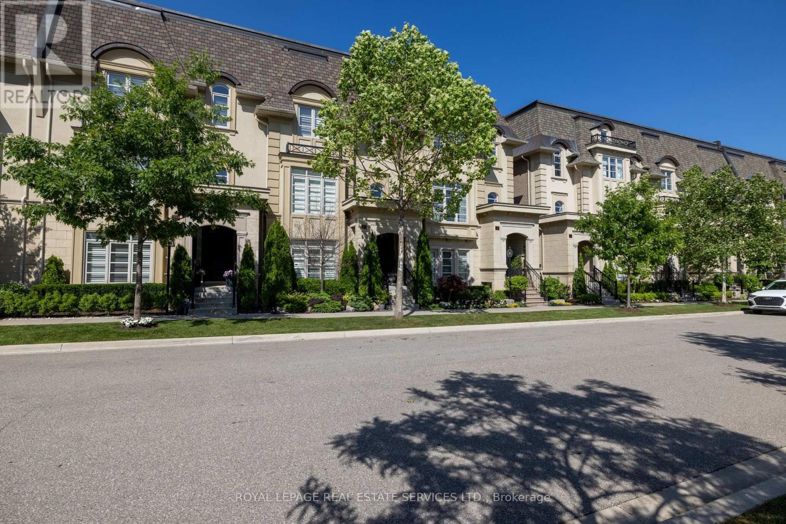 251 Hanover Street, Oakville, Ontario  L6K 0H3 - Photo 45 - W12496554