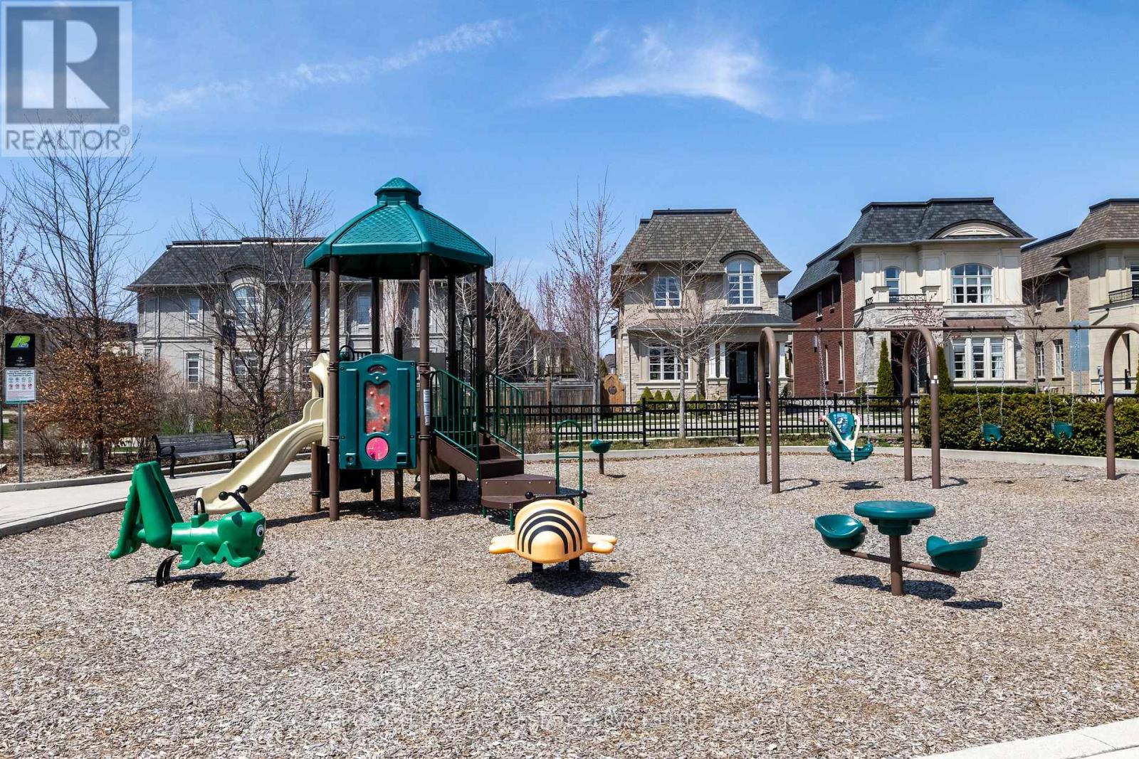 251 Hanover Street, Oakville, Ontario  L6K 0H3 - Photo 47 - W12496554