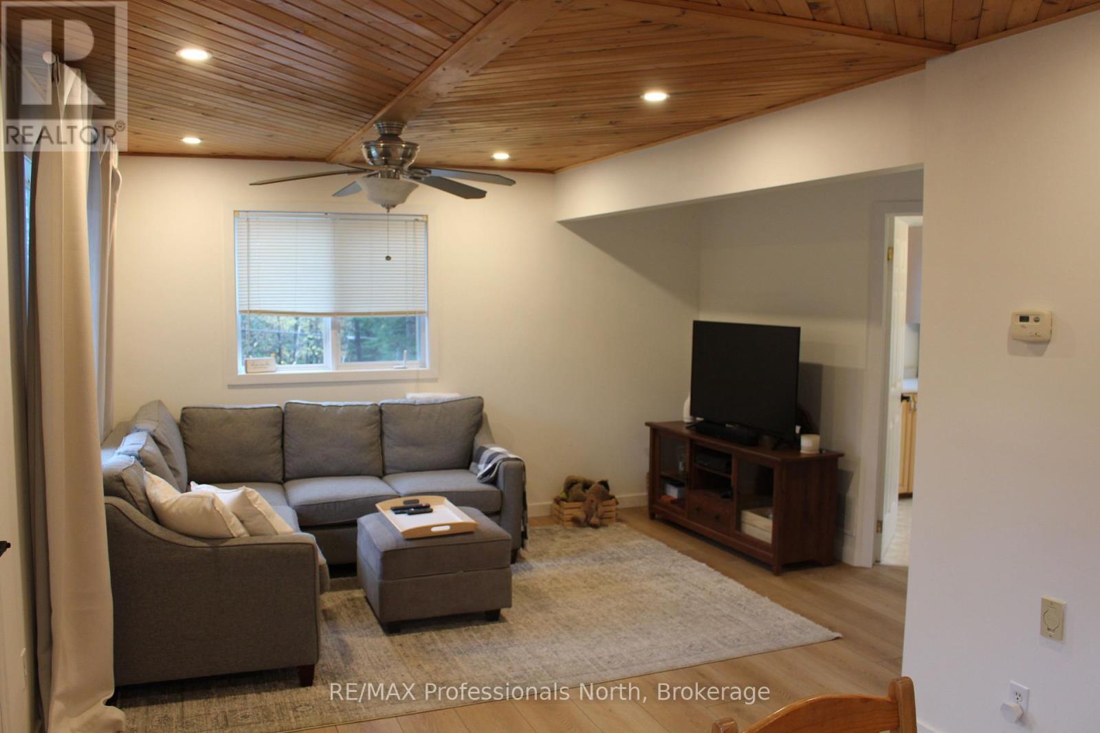 1121 Old Donald Road N, Dysart Et Al (Dysart), Ontario  K0M 1S0 - Photo 15 - X12496644