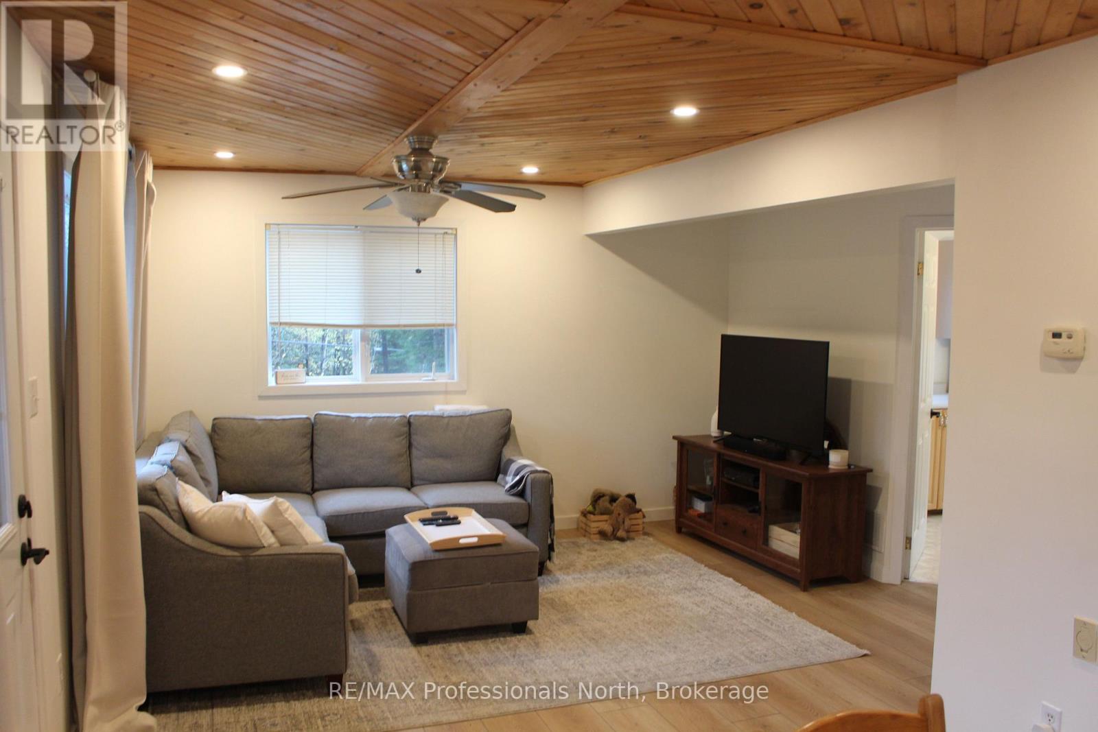 1121 Old Donald Road N, Dysart Et Al (Dysart), Ontario  K0M 1S0 - Photo 16 - X12496644