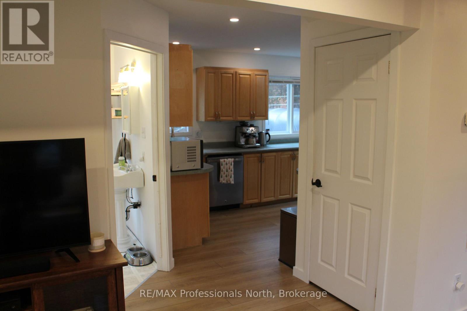 1121 Old Donald Road N, Dysart Et Al (Dysart), Ontario  K0M 1S0 - Photo 17 - X12496644