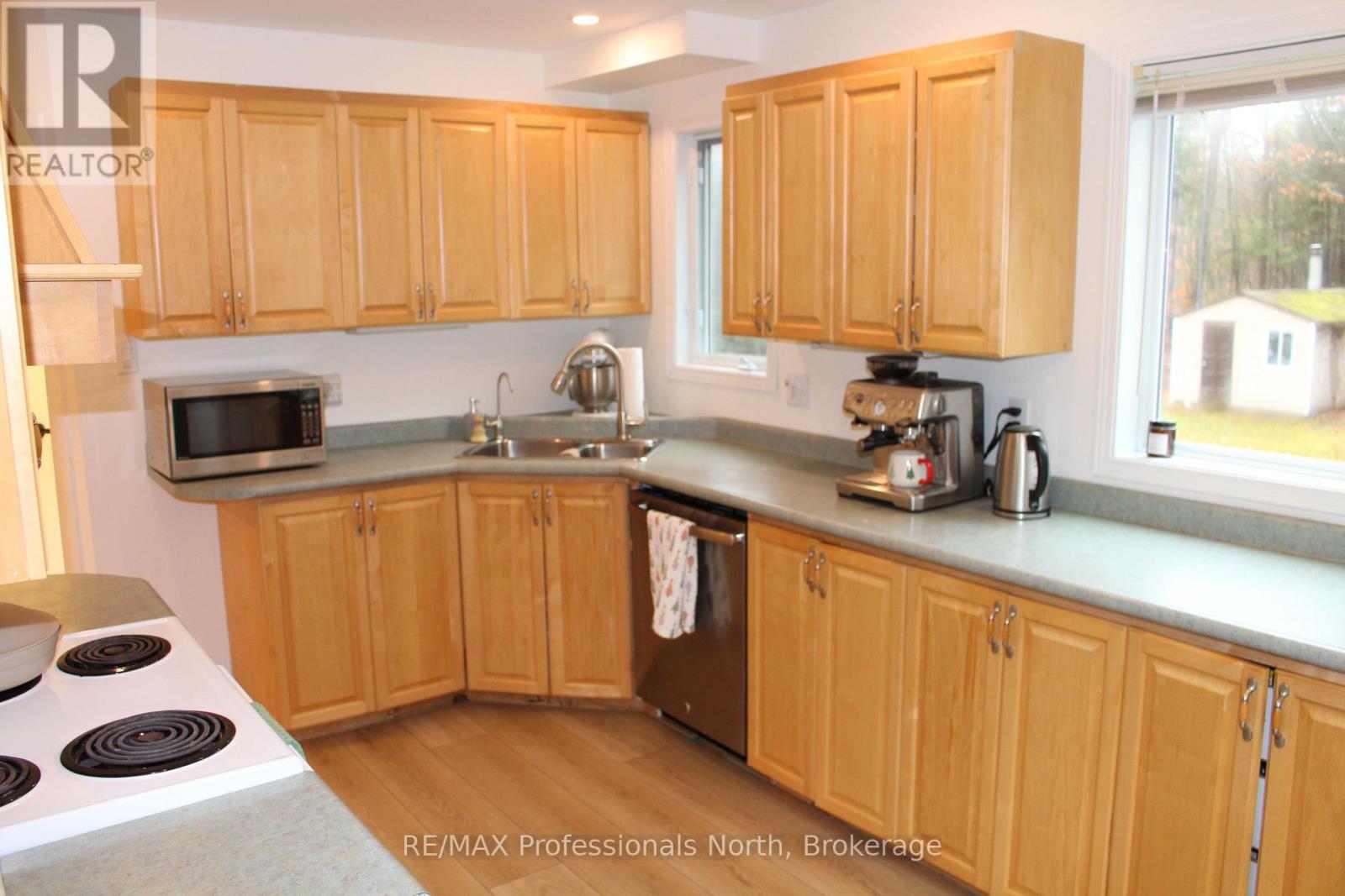 1121 Old Donald Road N, Dysart Et Al (Dysart), Ontario  K0M 1S0 - Photo 18 - X12496644