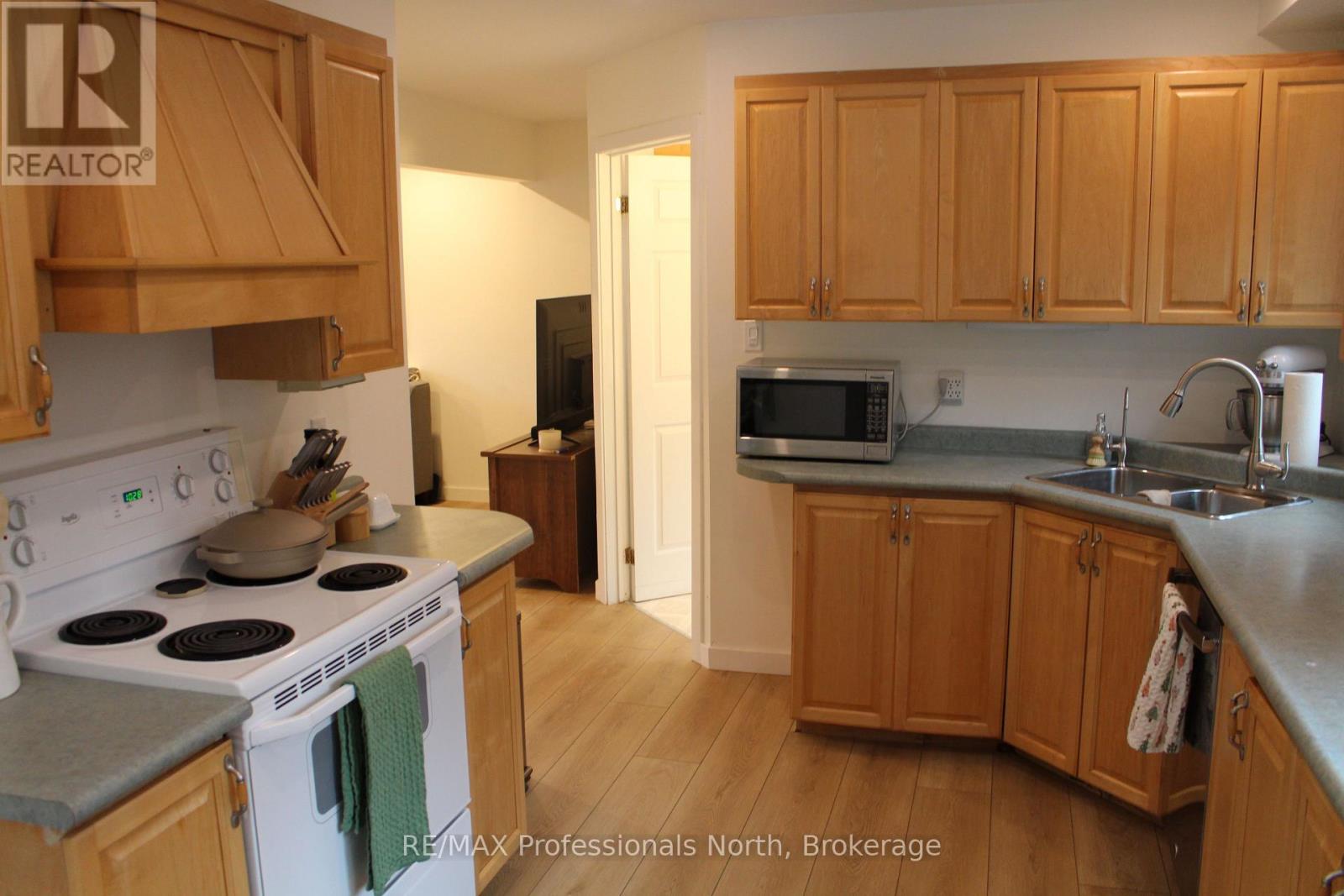 1121 Old Donald Road N, Dysart Et Al (Dysart), Ontario  K0M 1S0 - Photo 19 - X12496644