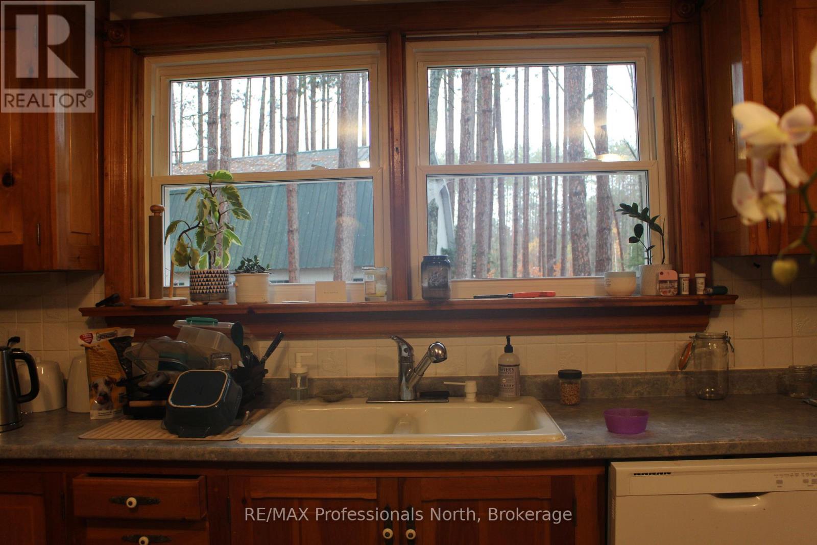 1121 Old Donald Road N, Dysart Et Al (Dysart), Ontario  K0M 1S0 - Photo 21 - X12496644