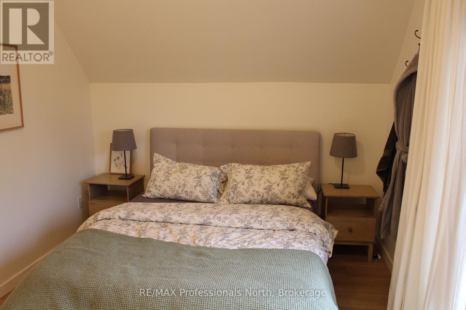 1121 Old Donald Road N, Dysart Et Al (Dysart), Ontario  K0M 1S0 - Photo 27 - X12496644