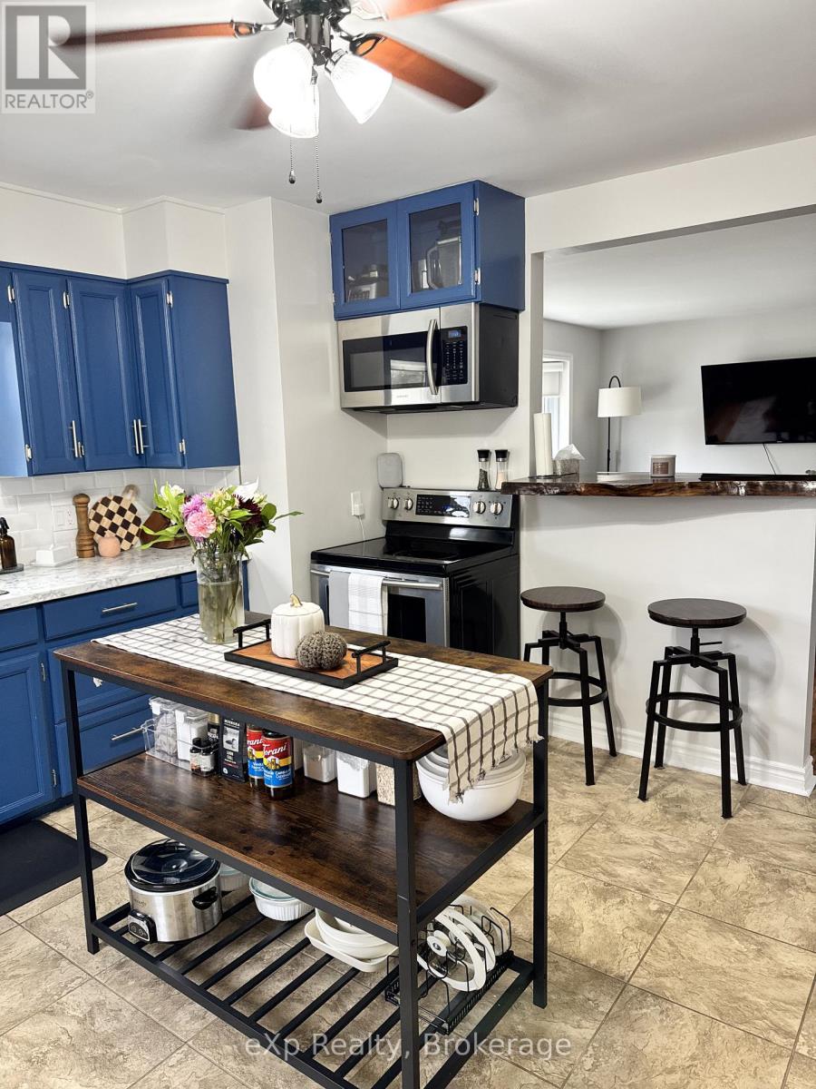 321 10th Avenue, Hanover, Ontario  N4N 2N4 - Photo 4 - X12496718