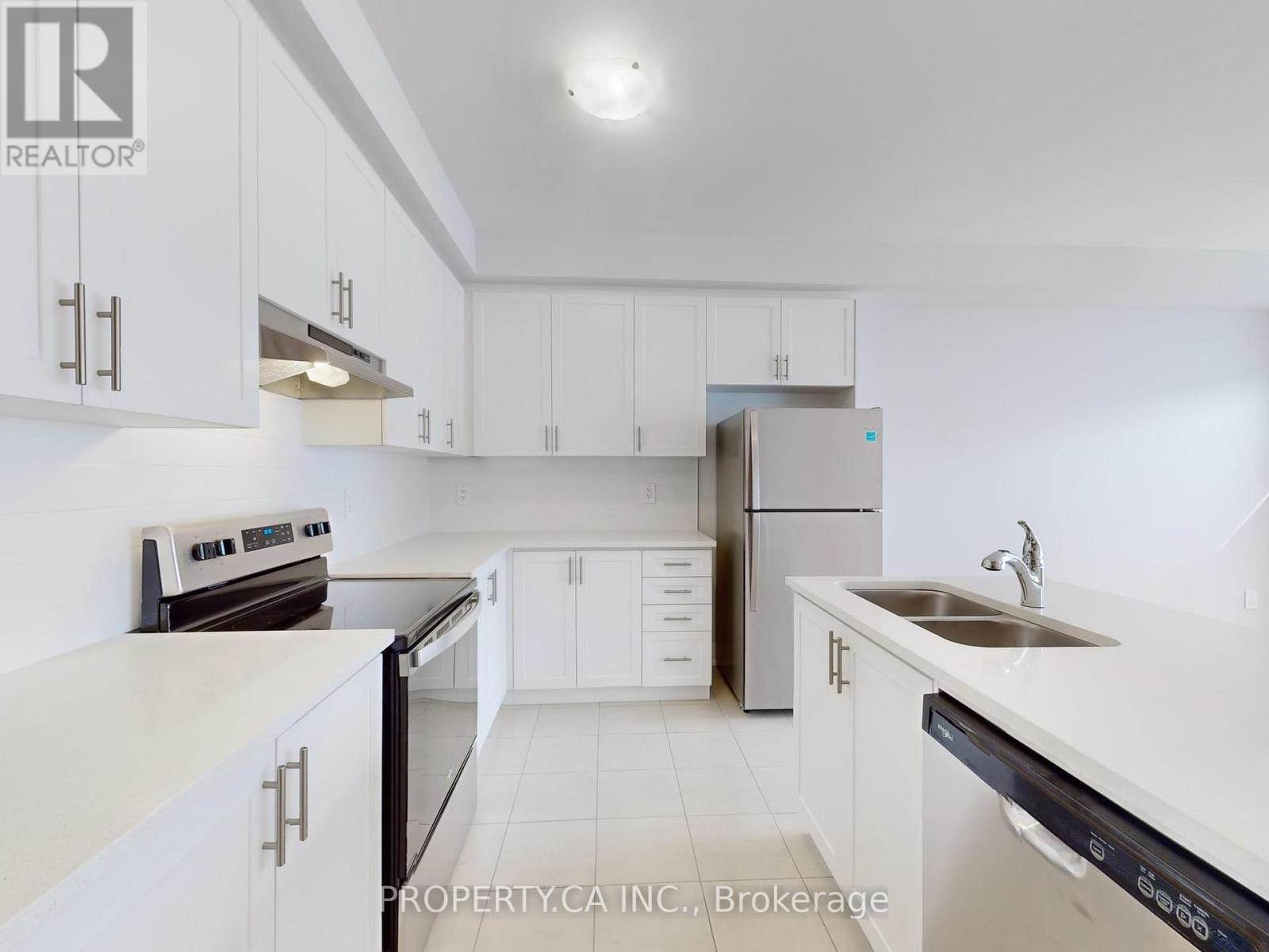 111 Corley Street, Kawartha Lakes, Ontario  K9V 6C2 - Photo 5 - X12496508