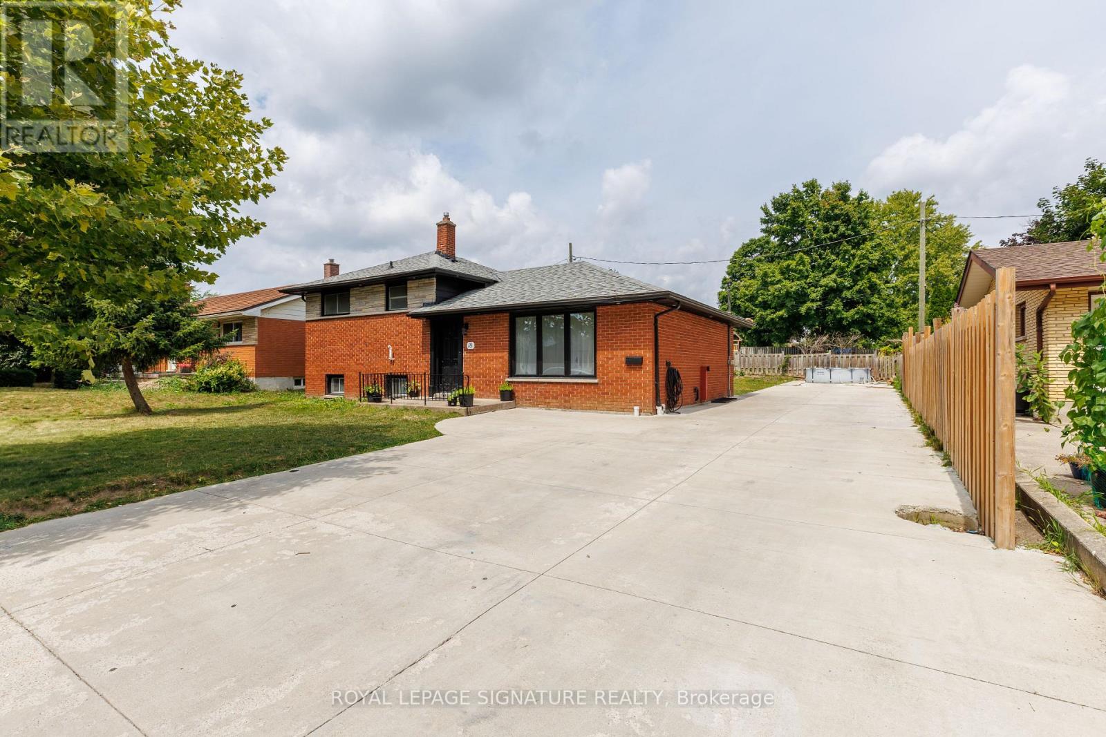18 SILVERDALE CRESCENT, London South, Ontario