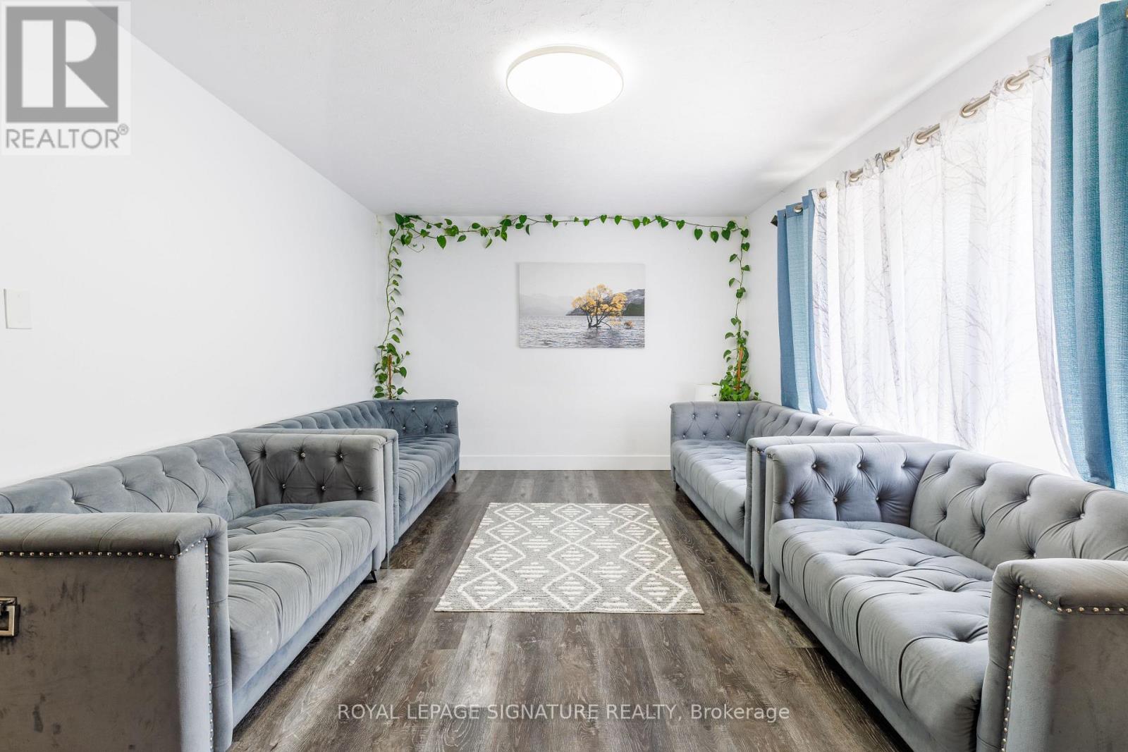 18 Silverdale Crescent, London South, Ontario  N5Z 4A4 - Photo 6 - X12496524