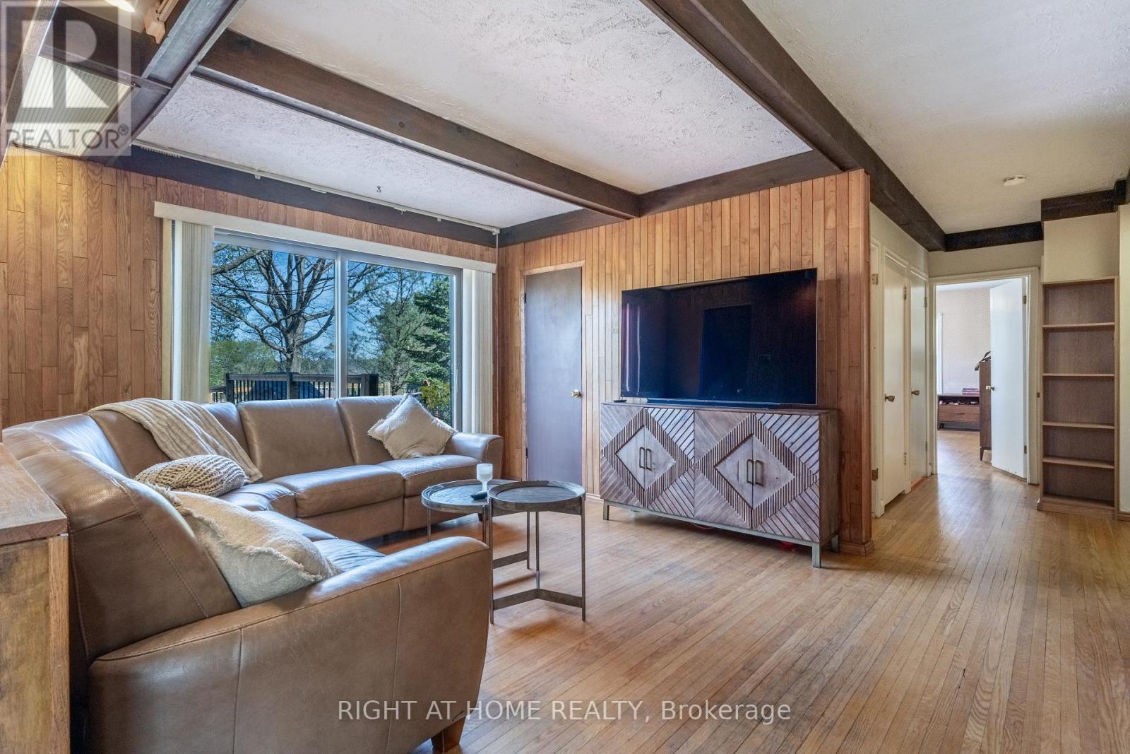 67 St. Margarets Road, Hamilton, Ontario  L9G 2L1 - Photo 10 - X12496596