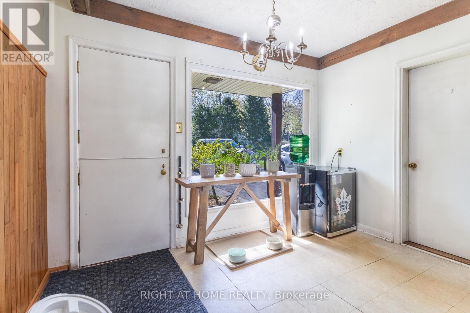 67 St. Margarets Road, Hamilton, Ontario  L9G 2L1 - Photo 5 - X12496596