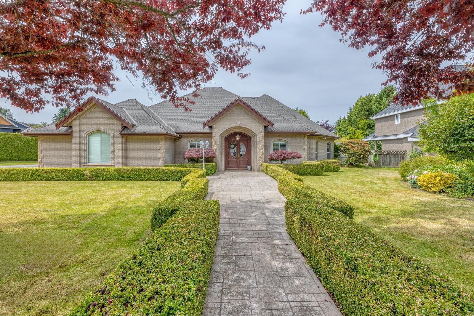 2313 CHANTRELL PARK DRIVE, Surrey, British Columbia