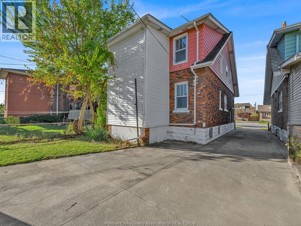 1384 Parent, Windsor, Ontario  N8X 4J3 - Photo 6 - 25027660